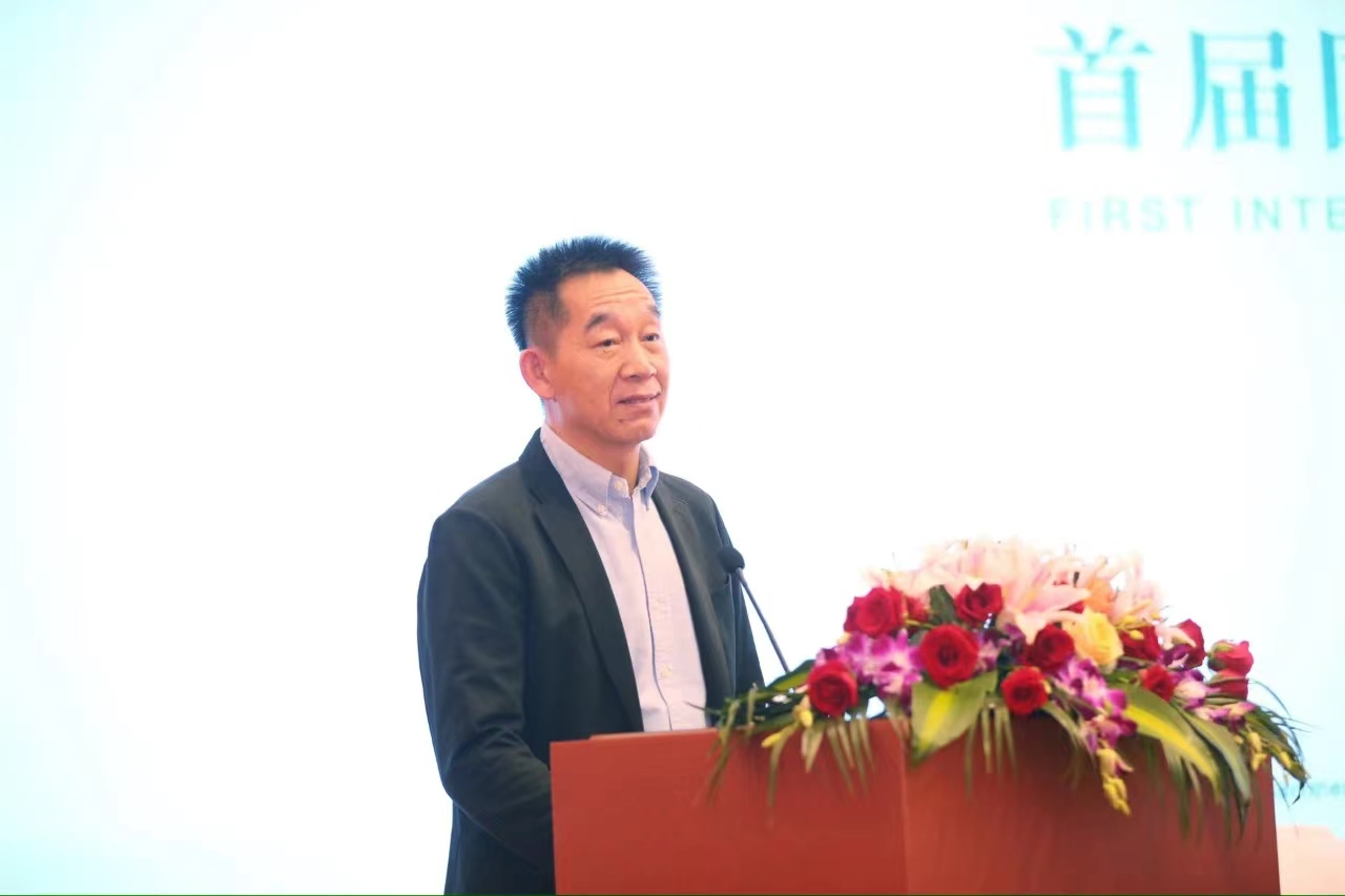 中國(guó)作協(xié)黨組成員、書記處書記、《人民文學(xué)》主編施戰(zhàn)軍致辭