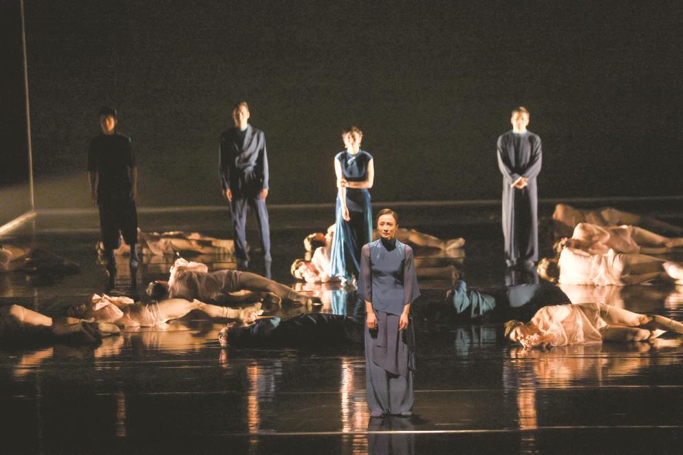 東方藝術(shù)中心原創(chuàng)舞劇《雷雨》舉行彩排。 本報記者 葉辰亮攝