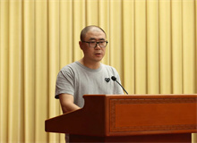 石一楓：文眼、文心、文采　　有了文眼、文心和文采，則會讓一個作家永遠(yuǎn)保持青年寫作的活力。祝年輕的朋友永遠(yuǎn)年輕，在文學(xué)攀登之路上的創(chuàng)新精神年輕……[詳細(xì)]