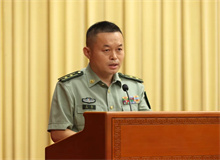 王昆：作家的青春捍衛(wèi)什么　　40天前的這個時刻，我正在西部邊境一個海拔5000米的前沿哨所，陪我前往邊境埡口的是一個年輕士兵……[詳細(xì)]