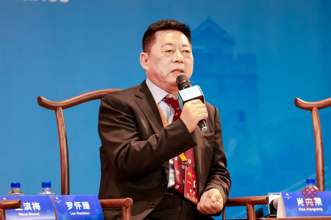 中國戲劇家協(xié)會顧問、國家一級編劇羅懷臻