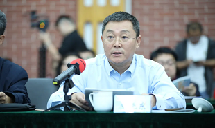 龐曉東介紹《科學(xué)與文學(xué)共助新質(zhì)生產(chǎn)力三年行動計劃》