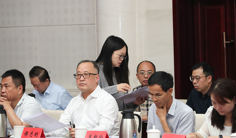 聯(lián)絡員收回并清點選票