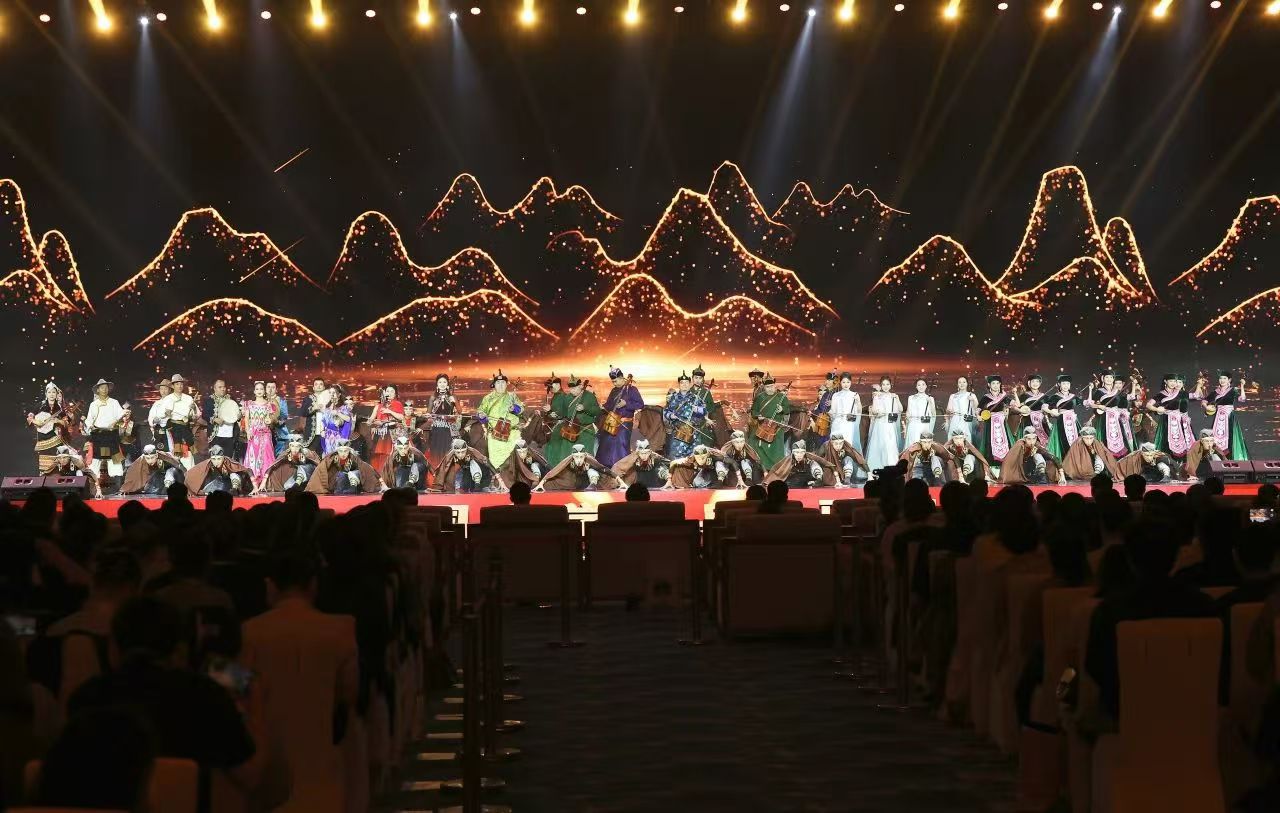 開場(chǎng)樂舞《萬馬奔騰》