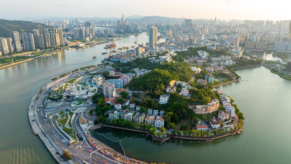 這是8月8日拍攝的澳門半島景色（無人機(jī)照片）。新華社發(fā)（張金加攝）