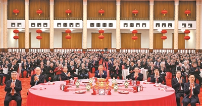 1月27日，中共中央、國(guó)務(wù)院在北京人民大會(huì)堂舉行2025年春節(jié)團(tuán)拜會(huì)。黨和國(guó)家領(lǐng)導(dǎo)人習(xí)近平、李強(qiáng)、趙樂(lè)際、王滬寧、蔡奇、丁薛祥、李希、韓正等同首都各界人士歡聚一堂、共迎佳節(jié)。新華社記者??謝環(huán)馳攝