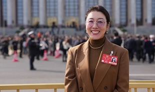 全國政協(xié)委員、北京市文聯(lián)副主席孟艷