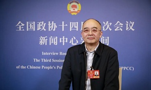 全國政協(xié)委員，中國作協(xié)副主席吳義勤