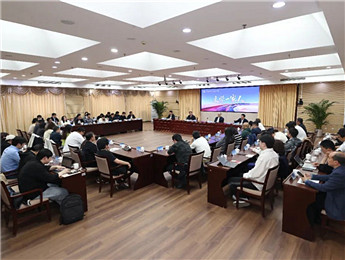 攜手邁向網(wǎng)絡(luò)文學(xué)的美好未來——“文學(xué)一家人”座談會在京舉行