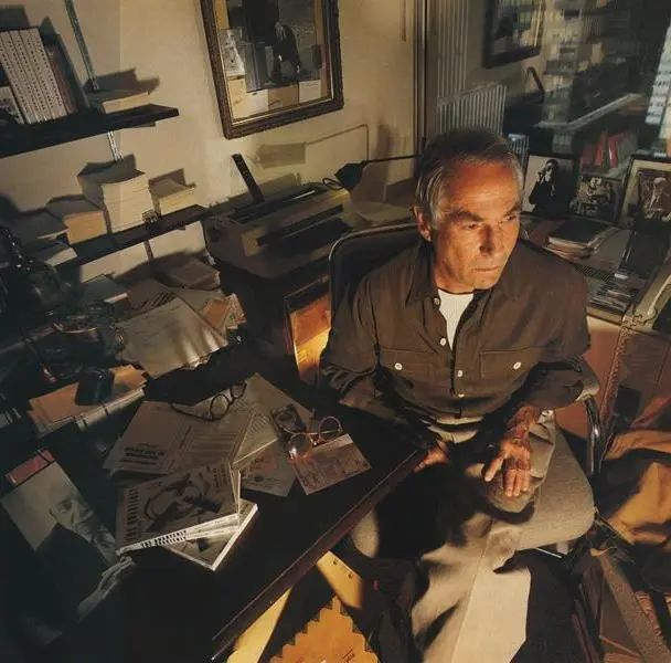 利什在《時(shí)尚先生》雜志辦公室