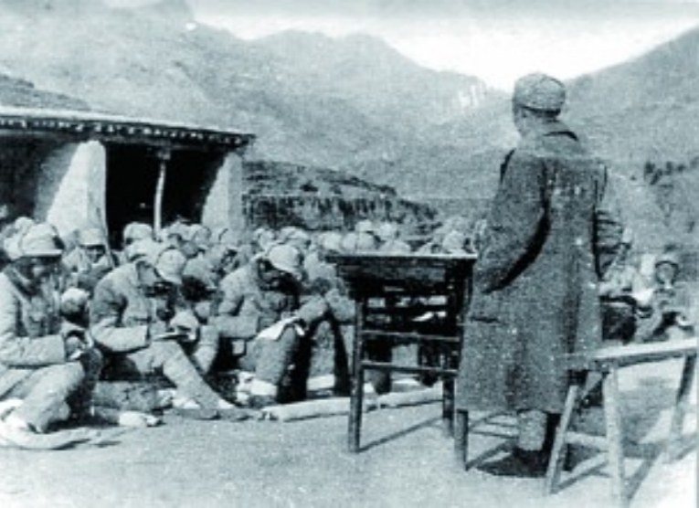 華北聯大：一邊戰(zhàn)斗，一邊學習　　1939年7月，來自延安的師生行進三千里，東進至晉察冀抗日根據地，創(chuàng)建了華北聯合大學。[詳細]