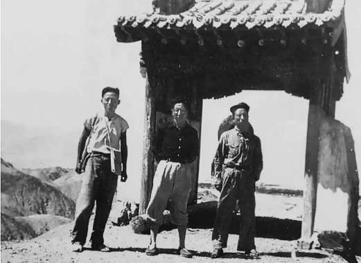 尋回敦煌——抗戰(zhàn)期間中國學人拍攝海外敦煌遺珍往事　　歷盡艱辛換來的照片，卻在日寇鐵蹄下命運跌宕……[詳細]