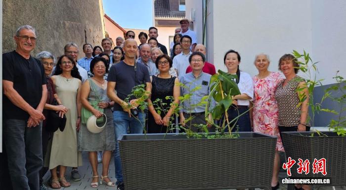 圖為活動(dòng)參與者大合影。Rico Kaufmann 攝