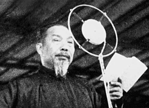 學者們的抗戰(zhàn)勝利時刻　　八十年前，當日本投降的消息傳遍中國大地，不同境遇的學人以各自方式銘刻下這一歷史性時刻。[詳細]