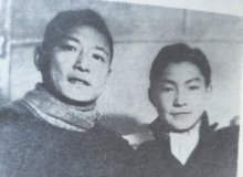 想演烈士，最終自己成為了烈士　　錢毅是一名抗日戰(zhàn)士。1941年，他的父親地下黨員、劇作家阿英身份暴露，在上海灘陷入險境。[詳細]