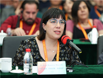 詩歌搭建橋梁，編織超越時空的紐帶