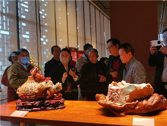 “回家”的作家們，昨天走進(jìn)中國工藝美術(shù)館