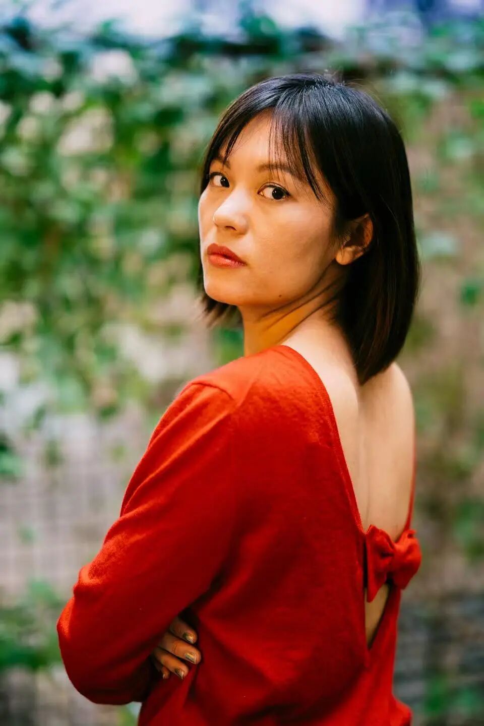 春樹，80后作家、詩人。出生于山東，在北京度過少年及青春期。2015年搬到柏林暫居。已出版長篇小說《北京娃娃》《乳牙》等六部，另有個人詩集兩部及散文集若干。其小說已在二十幾個國家翻譯出版。